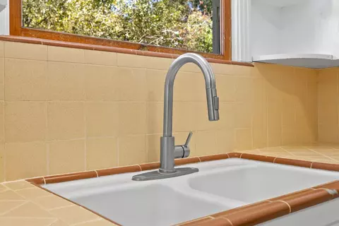 Kitchen - 525 Riverview Dr, Capitola, CA 95010 photo 4 of 7