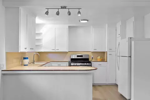 Kitchen - 525 Riverview Dr, Capitola, CA 95010 photo 1 of 7