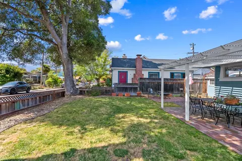Exterior - 620 Sunset Dr, Capitola, CA 95010 photo 4 of 11