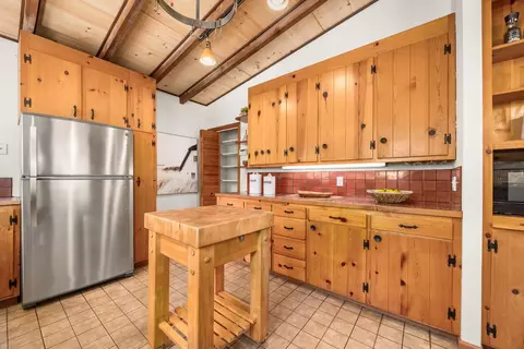 Kitchen - 301 Upper Rd, Boulder Creek, CA 95006 photo 2 of 4