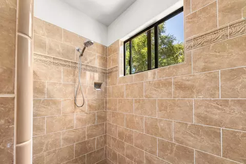 Bath - 301 Upper Rd, Boulder Creek, CA 95006 photo 3 of 6