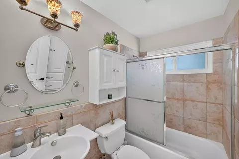 Bath - 505 Alfadel Ln, Soquel, CA 95073 photo 1 of 4