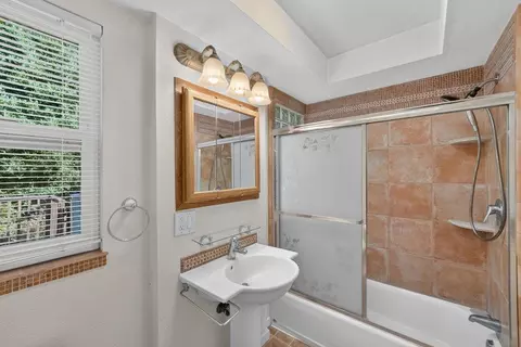Bath - 505 Alfadel Ln, Soquel, CA 95073 photo 4 of 4