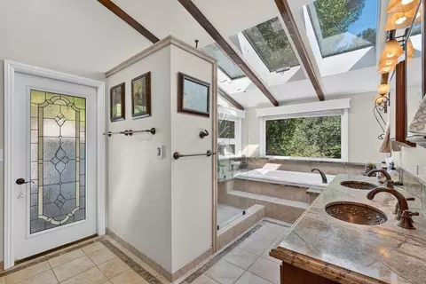 Bath - 505 Alfadel Ln, Soquel, CA 95073 photo 3 of 4