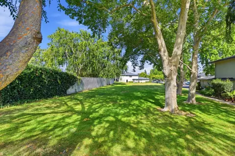 Exterior - 207 Watson Dr 3, Campbell, CA 95008 photo 8 of 11