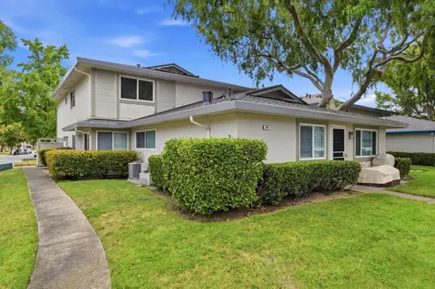 Exterior - 207 Watson Dr 3, Campbell, CA 95008 photo 9 of 11