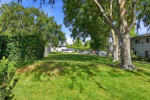 Exterior - 207 Watson Dr 3, Campbell, CA 95008 photo 7 of 11