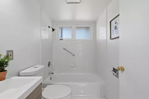 Bath - 78 Chancellor Pl, Berkeley, CA 94705 photo 2 of 2