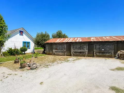 7340 Crews Rd, Gilroy, CA 95020 photo 3