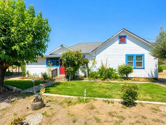 7340 Crews Rd, Gilroy, CA 95020