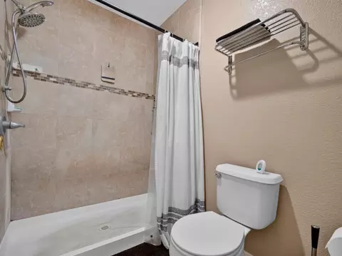 Bath - 262 Crestview Dr, Watsonville, CA 95076 photo 2 of 2