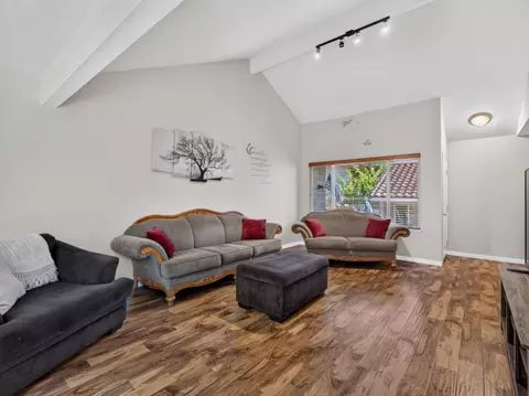 Living - 262 Crestview Dr, Watsonville, CA 95076 photo 3 of 3
