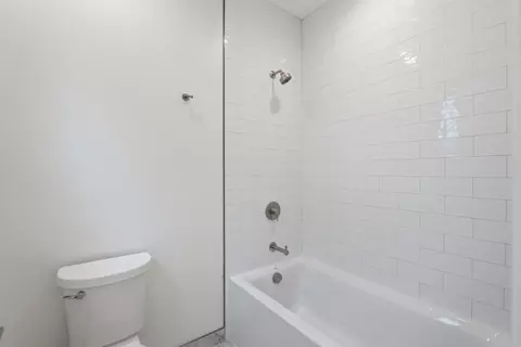 Bath - 61 Wylvale Ave, Moss Beach, CA 94038 photo 9 of 10