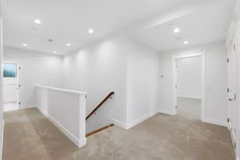 Entry Way - 61 Wylvale Ave, Moss Beach, CA 94038 photo 5 of 6
