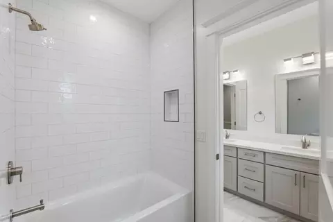 Bath - 61 Wylvale Ave, Moss Beach, CA 94038 photo 10 of 10