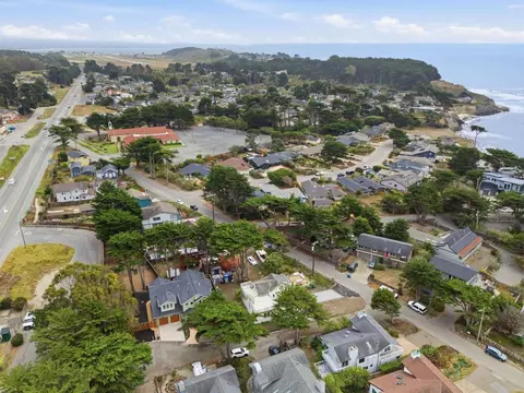 View/Area - 61 Wylvale Ave, Moss Beach, CA 94038 photo 6 of 16