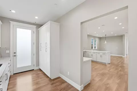 Entry Way - 61 Wylvale Ave, Moss Beach, CA 94038 photo 3 of 6