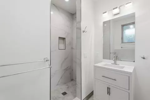 Bath - 61 Wylvale Ave, Moss Beach, CA 94038 photo 1 of 10
