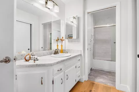 Bath - 6250 Cabot Ct, Aptos, CA 95003 photo 1 of 9
