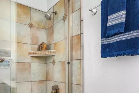 Bath - 6250 Cabot Ct, Aptos, CA 95003 photo 7 of 9