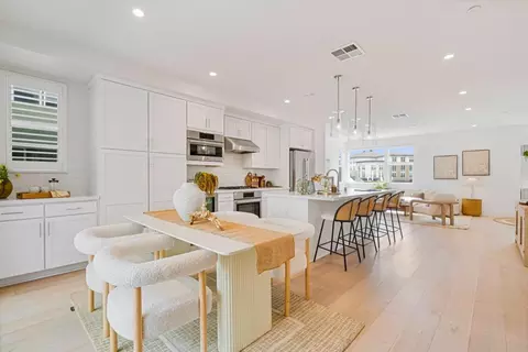 105 Starfish Ln, Foster City, CA 94404