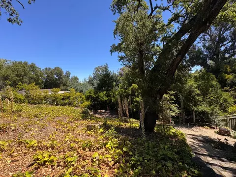 225 Oak Meadow Dr, Los Gatos, CA 95032