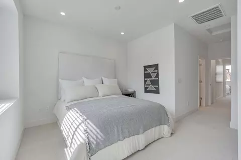 Bedroom - 2775 Oak Rd, Walnut Creek, CA 94597 photo 5 of 6