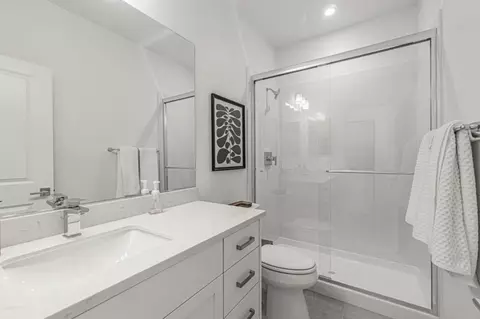 Bath - 2775 Oak Rd, Walnut Creek, CA 94597 photo 2 of 5