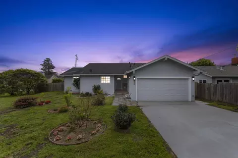 Exterior - 423 Montecito Ave, El Granada, CA 94018 photo 3 of 11