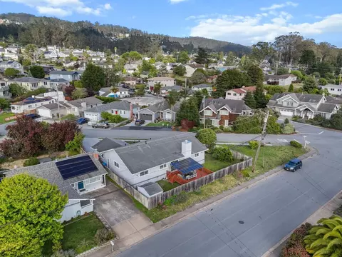 View/Area - 423 Montecito Ave, El Granada, CA 94018 photo 6 of 16