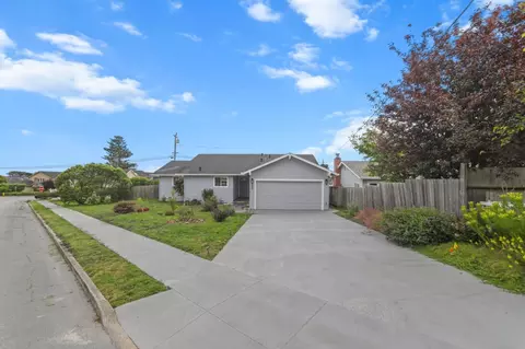 Exterior - 423 Montecito Ave, El Granada, CA 94018 photo 1 of 11