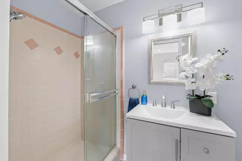 Bath - 423 Montecito Ave, El Granada, CA 94018 photo 1 of 2