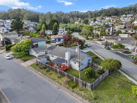 View/Area - 423 Montecito Ave, El Granada, CA 94018 photo 9 of 16