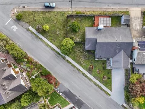 View/Area - 423 Montecito Ave, El Granada, CA 94018 photo 14 of 16