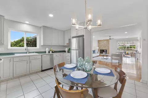Dining - 423 Montecito Ave, El Granada, CA 94018 photo 3 of 7