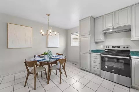 Dining - 423 Montecito Ave, El Granada, CA 94018 photo 4 of 7