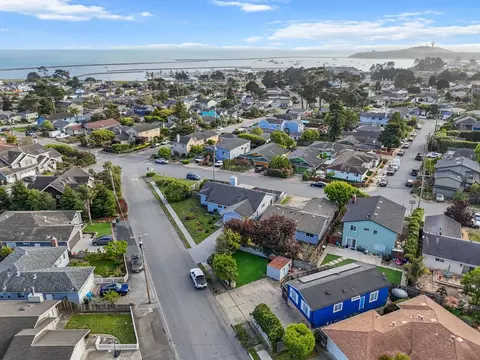 View/Area - 423 Montecito Ave, El Granada, CA 94018 photo 13 of 16