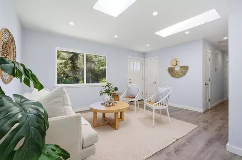 Living - 915 Pinetree Ln, Aptos, CA 95003 photo 1 of 2