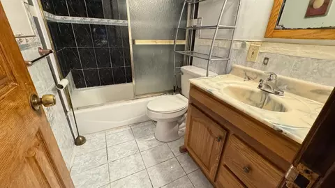 Bath - 89 Farallones St, San Francisco, CA 94112 photo 1 of 2