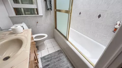 Bath - 89 Farallones St, San Francisco, CA 94112 photo 2 of 2