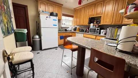 Kitchen - 89 Farallones St, San Francisco, CA 94112 photo 3 of 4