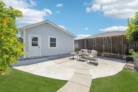 Exterior - 383 S Bayview Ave, Sunnyvale, CA 94086 photo 5 of 7