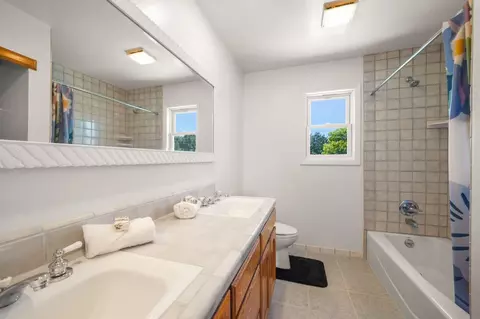 Bath - 529 Bryce Ct, Milpitas, CA 95035 photo 4 of 4