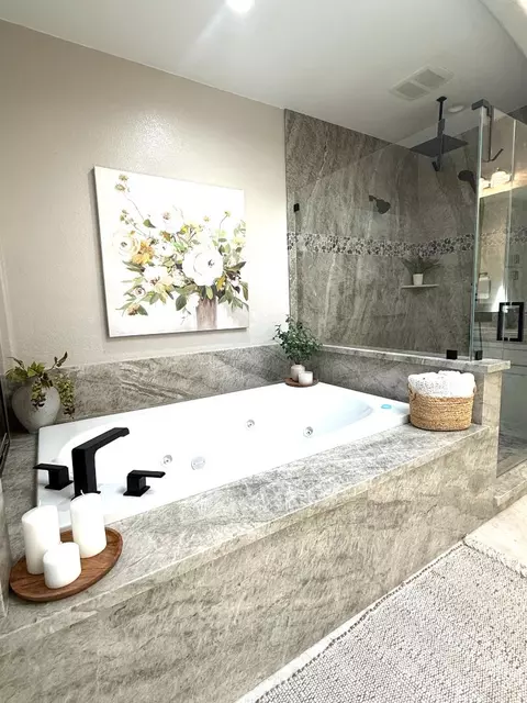 Bath - 160 Dan Dr, Hollister, CA 95023 photo 3 of 5