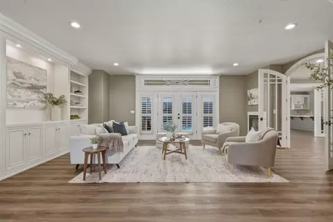 Living - 160 Dan Dr, Hollister, CA 95023 photo 2 of 4