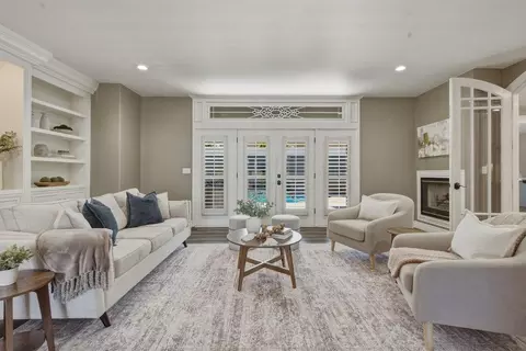 Living - 160 Dan Dr, Hollister, CA 95023 photo 3 of 4