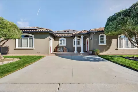 Exterior - 160 Dan Dr, Hollister, CA 95023 photo 5 of 13