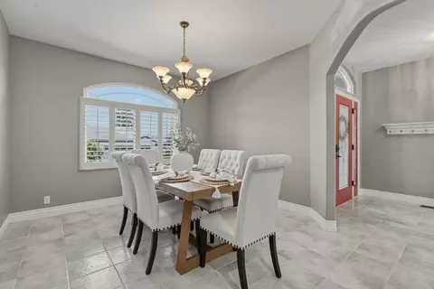 Dining - 160 Dan Dr, Hollister, CA 95023 photo 1 of 3