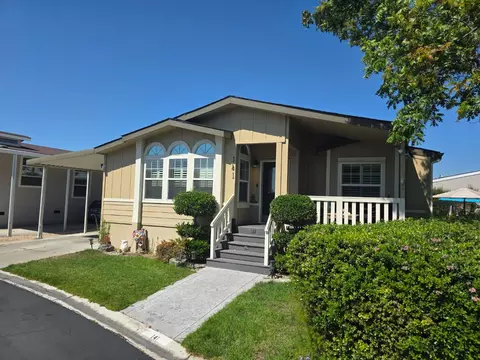 141 Chateau La Salle Dr 141, San Jose, CA 95111