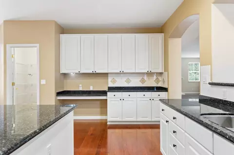 Kitchen - 5011 Pacific Crest Dr, Seaside, CA 93955 photo 6 of 7